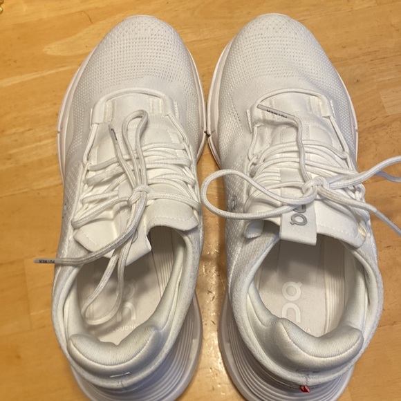 On running  cloud away sneaker - Picture 4 of 5